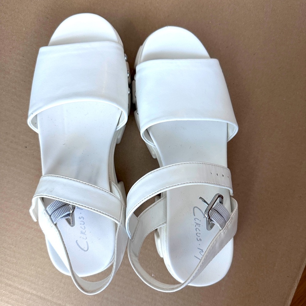 Chunky lug sole Sandals